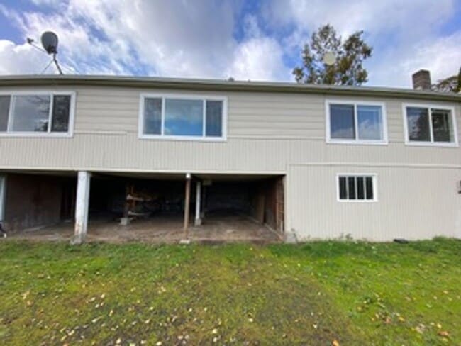 Building Photo - 21100-21106 NW Reeder Rd