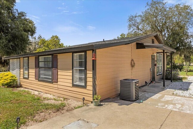 Building Photo - 14043 Tennessee Ave