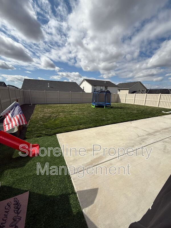 Building Photo - 10093 W Novato Dr