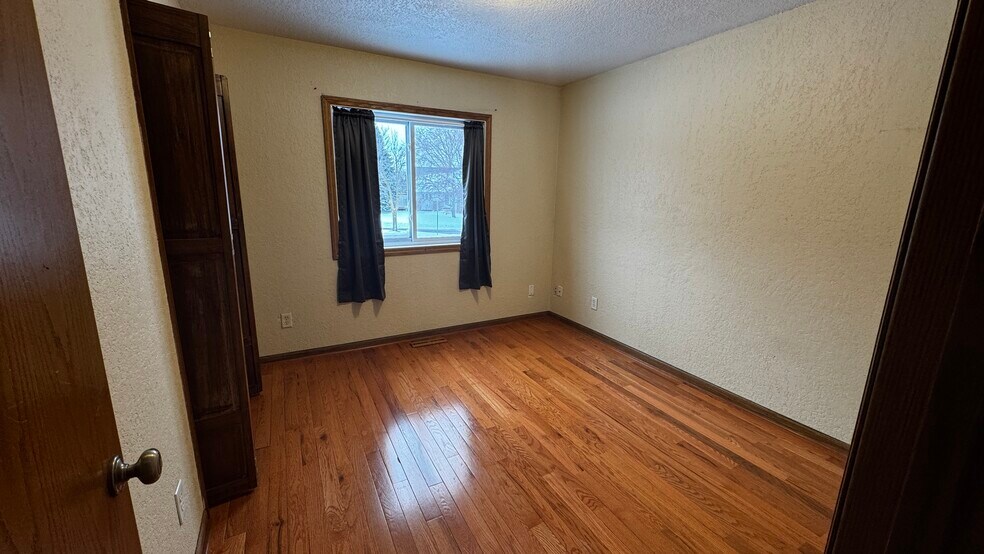 Building Photo - 8700 Loch Lomond Blvd