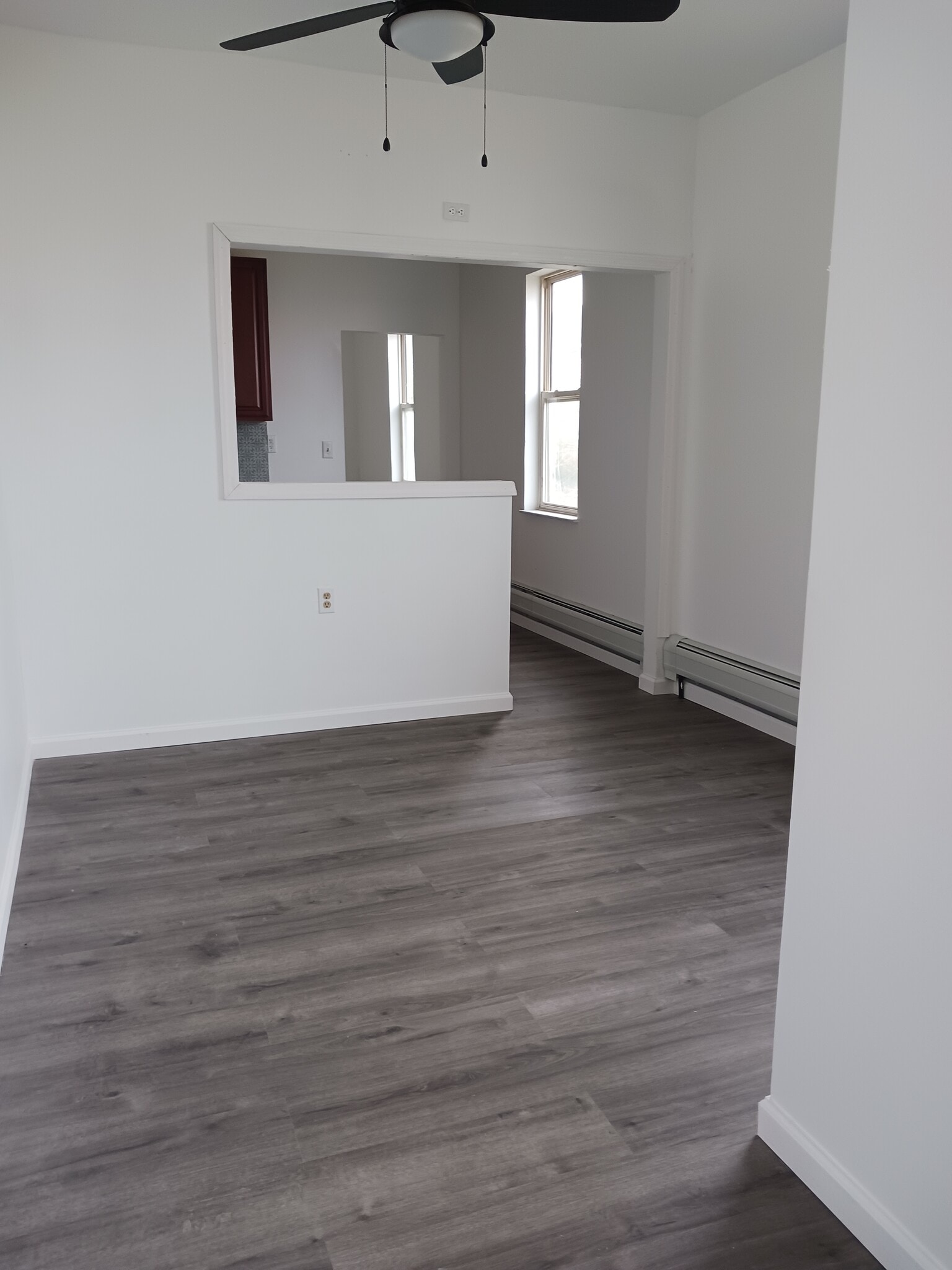 Living room - 32 Bay Ave