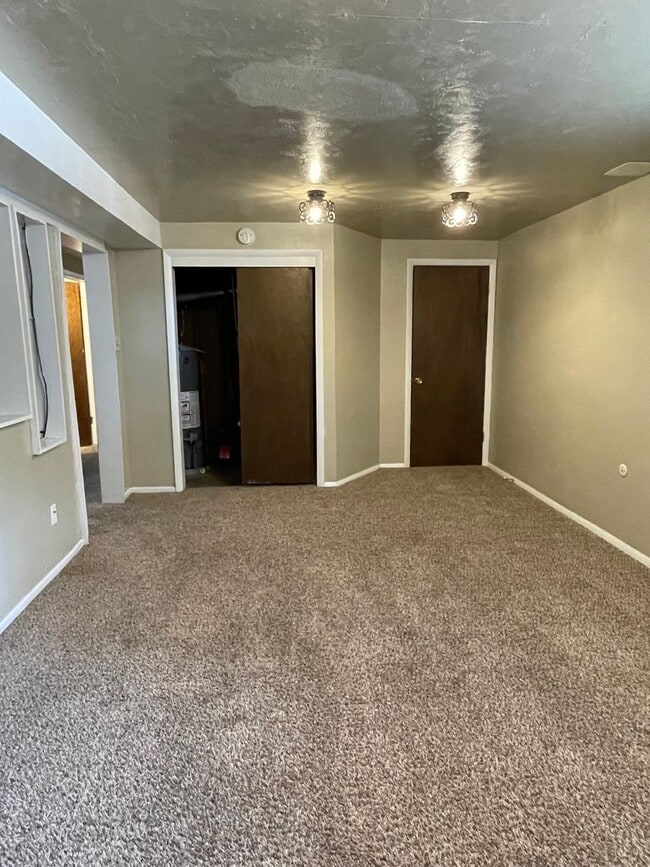 Building Photo - STUDENTS WELCOME! 4 Bed 2 Bath Home in West Ft Collins w/ Garage and Fenced Yard