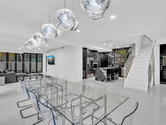 Building Photo - 3010 Alton Rd