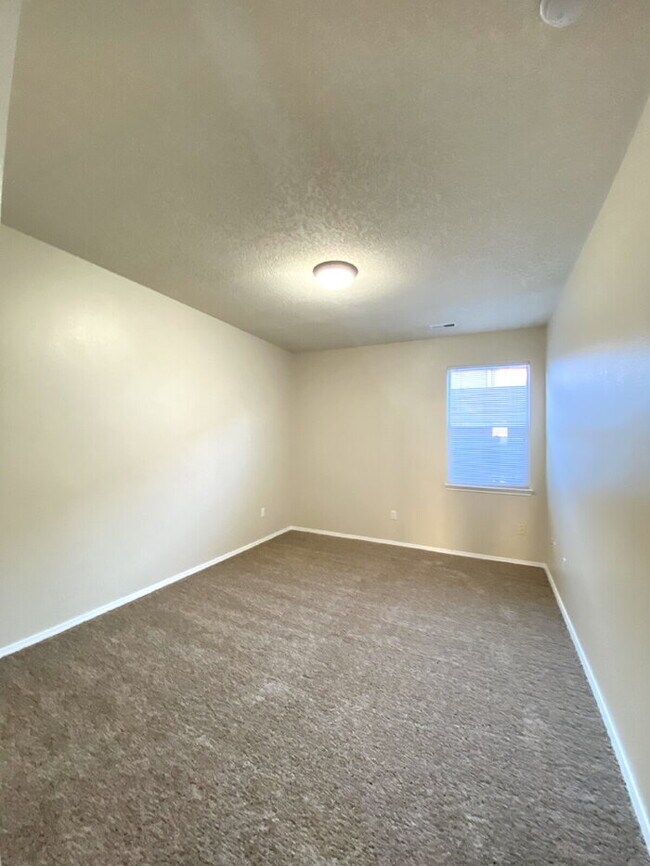 Building Photo - Corner Lot - 3 Car Garage -Enchanted Hills