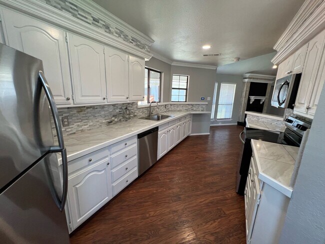 Building Photo - COMING SOON, JANUARY 10TH:  Beautifully Remodeled 3/2/2 Home, Generously updated Smart Home - For...