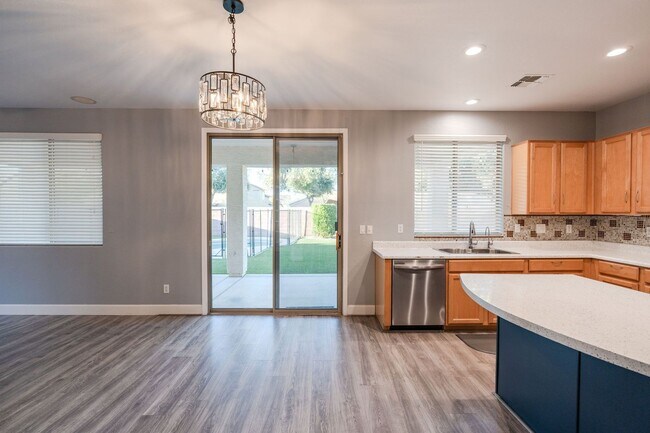 Building Photo - $3,500 For Lease Starting June 1, 2026 4 beds-2.5 Baths 2,421 Sq. Ft.  Amazing Gilbert 85298 Home...