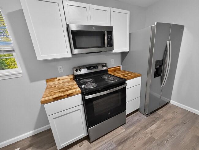 Building Photo - 5318 Godas Cir