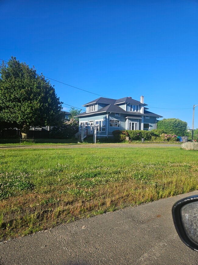 Building Photo - 1418 83rd Ave SE