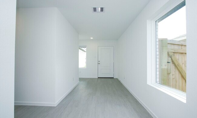 Building Photo - 6819 Flowering Ginger Ln