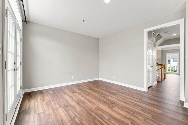 Building Photo - 97 N Savanna Dr