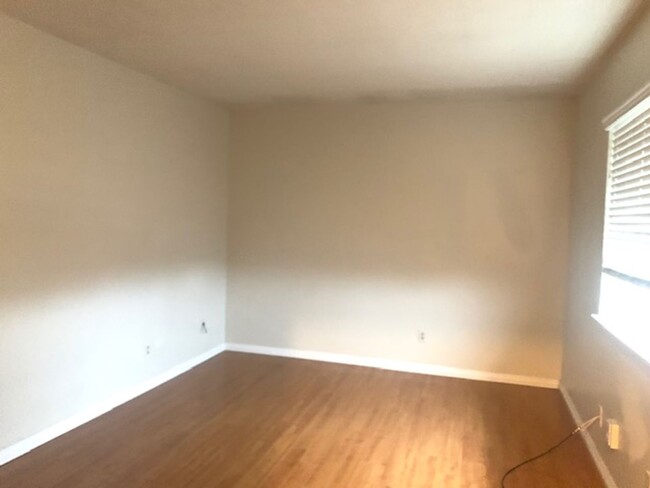 Building Photo - 2 Bed/One Bath Condo, Blossom Valley Popul...