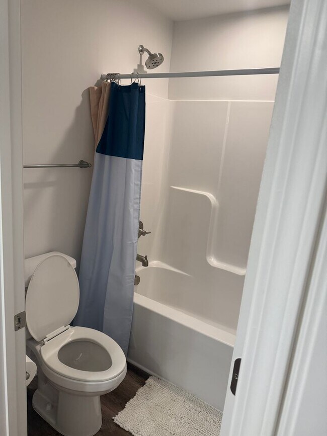 Building Photo - Charming 3BR Duplex in Charlotte