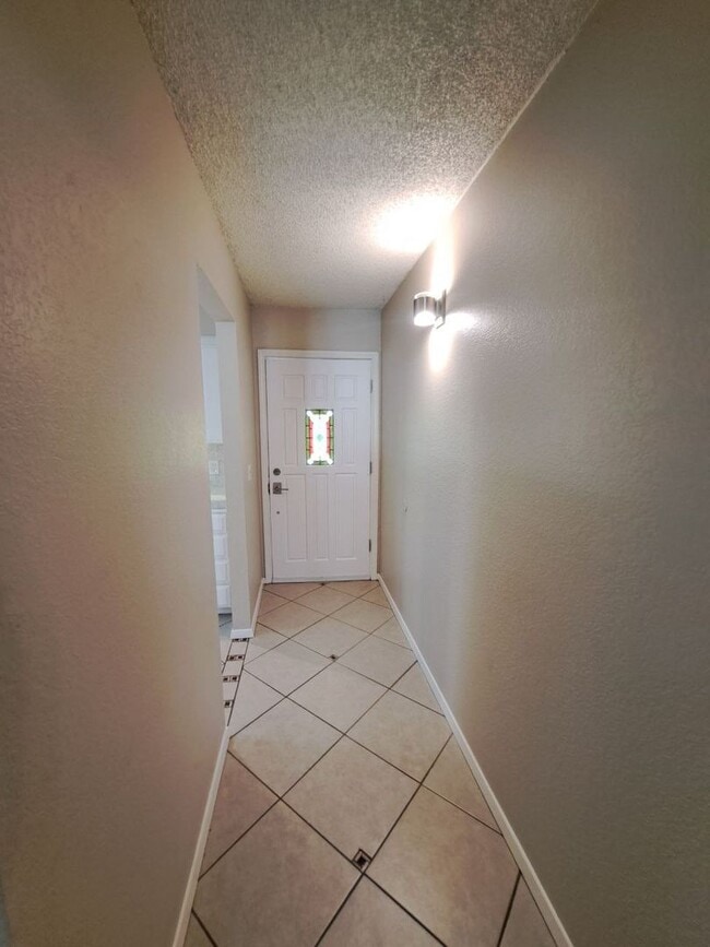 Building Photo - Stunning 4-Bedroom Kerman Home with Swimming Pool Available Soon!