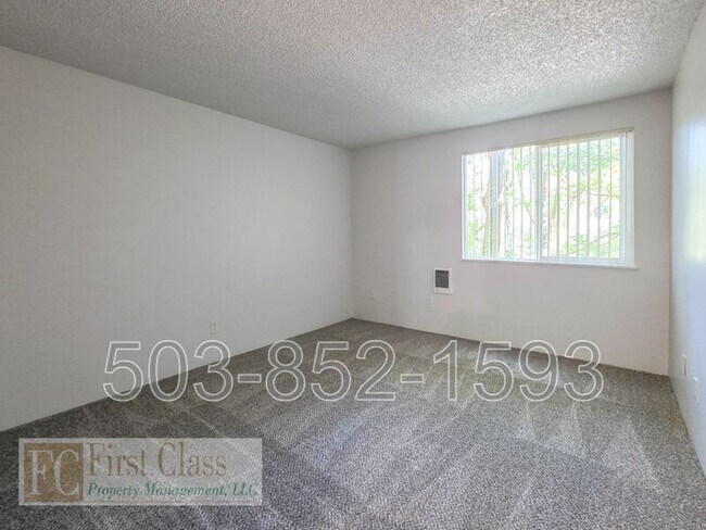 Building Photo - 3618 SW Beaverton Hillsdale Hwy