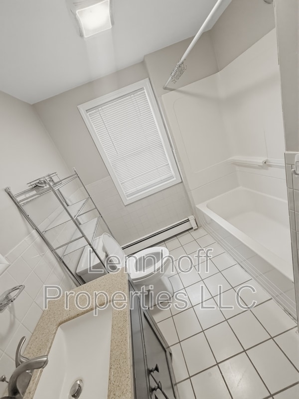 Building Photo - 130 S Elm St