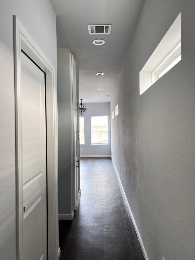 Building Photo - 4936 Dalhart Dr