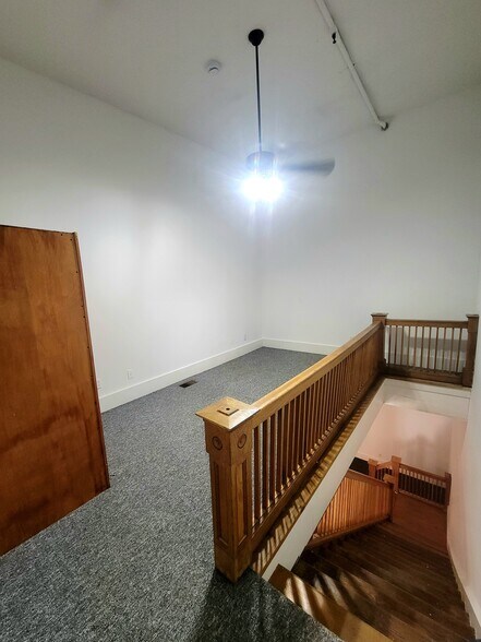 Building Photo - 122 N 3rd St