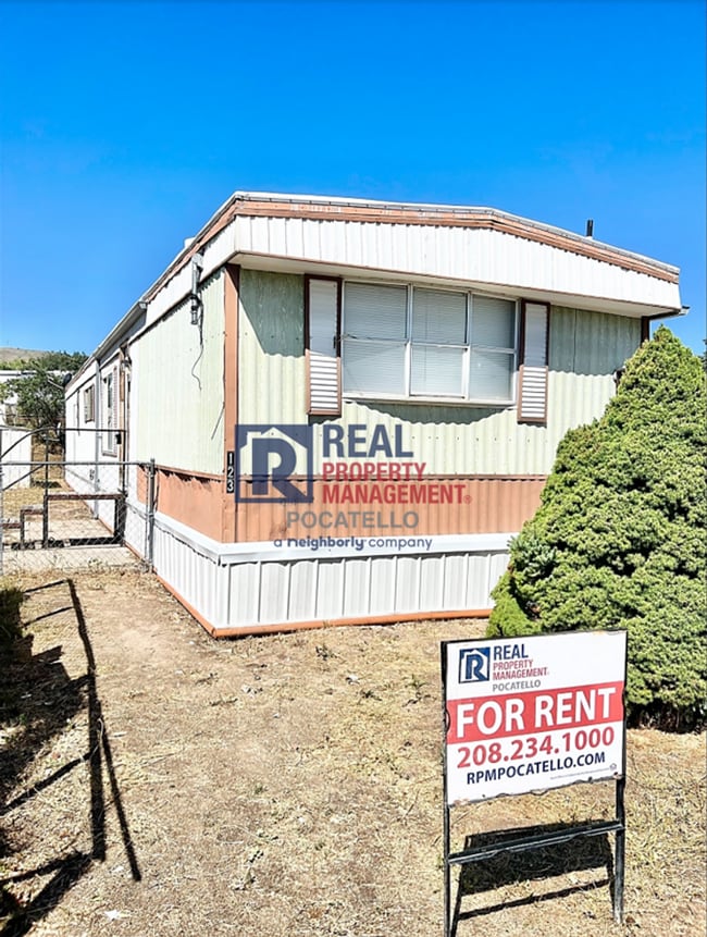 Building Photo - 2 Bedroom 1 Bath Mobile Home - Pets negotiable