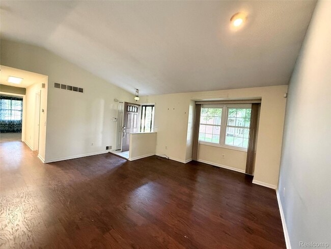 Building Photo - 24706 Bashian Dr