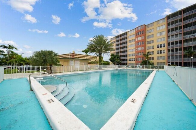 Building Photo - 1 bedroom in North Miami Beach FL 33179
