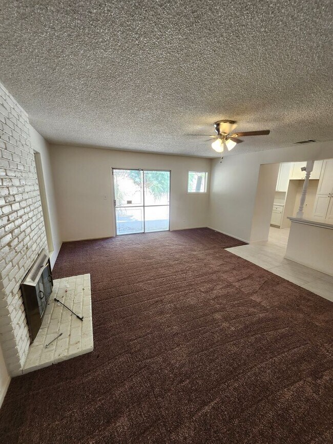 Building Photo - Newly Renovated! Spacious 4-Bed, 2-Bath Ho...