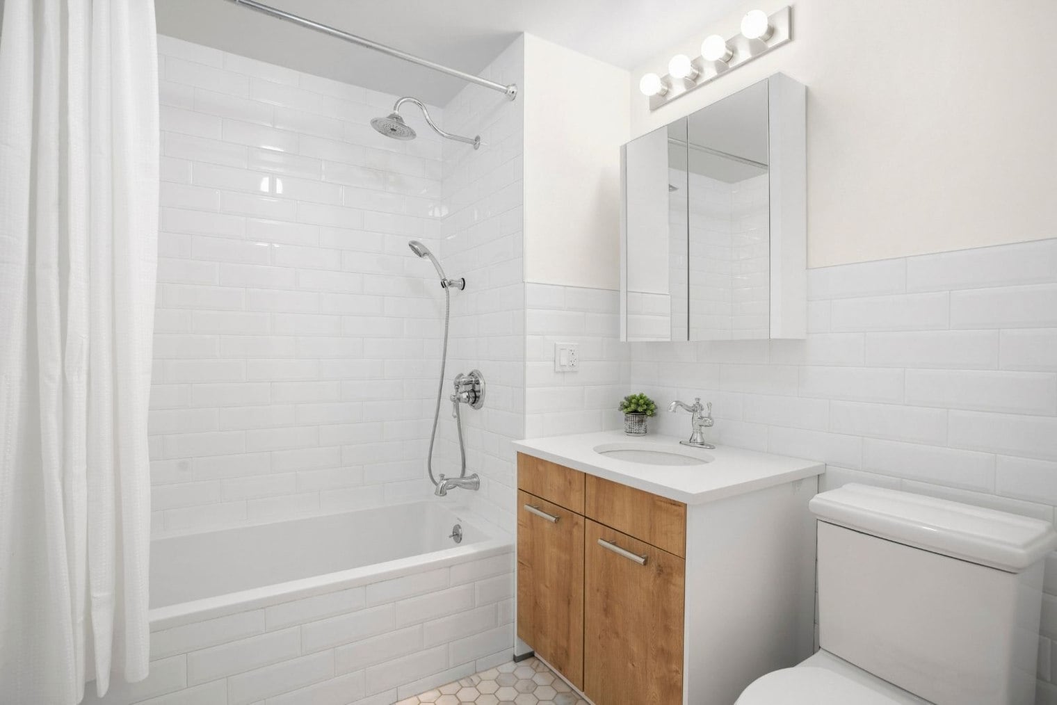 Building Photo - 517 W 45th St