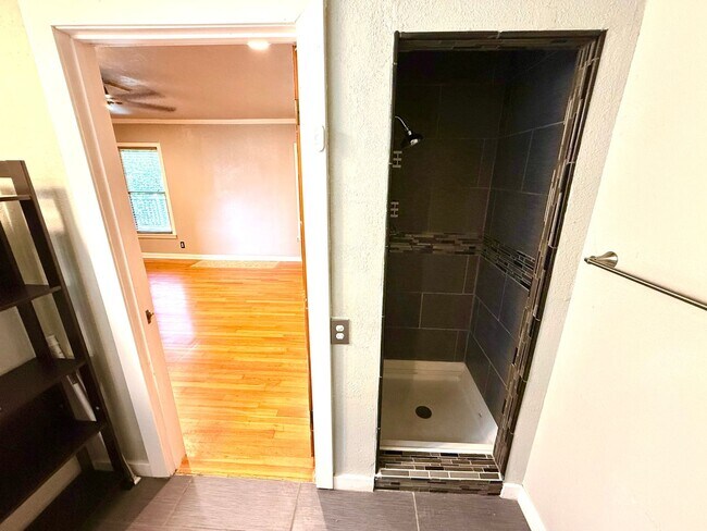 Building Photo - **APPLICATION RECEIVED** *MOVE IN SPECIAL* 3 Bedroom / 2 Bath Home In Boerne, TX!