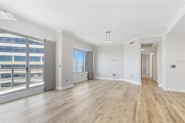 Building Photo - 449 S 12th St
