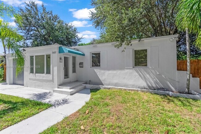 Building Photo - 6437 SW 14th St