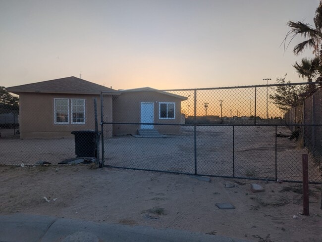 Primary Photo - 14633 Valentin Dr