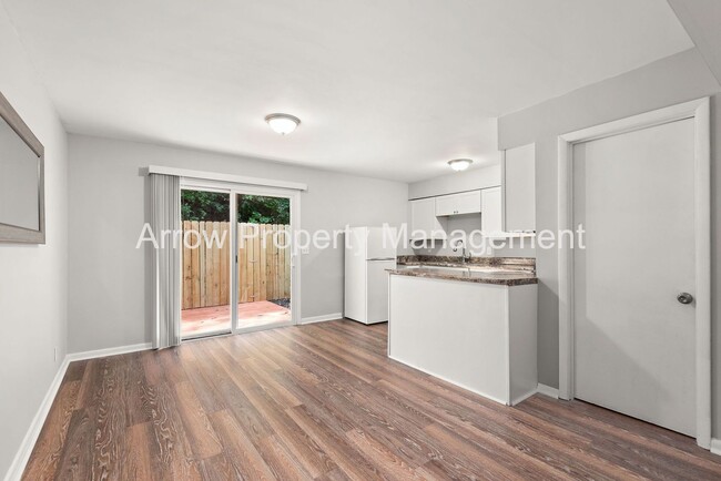 Building Photo - 50% off Second Full Month's Rent with a Si...