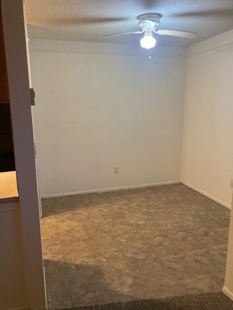 Building Photo - 21681 Hillside Dr