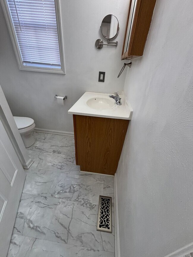 Building Photo - $500 OFF first months rent********950 Morgan Avenue -One Level Living with 2 bedrooms and 2 baths
