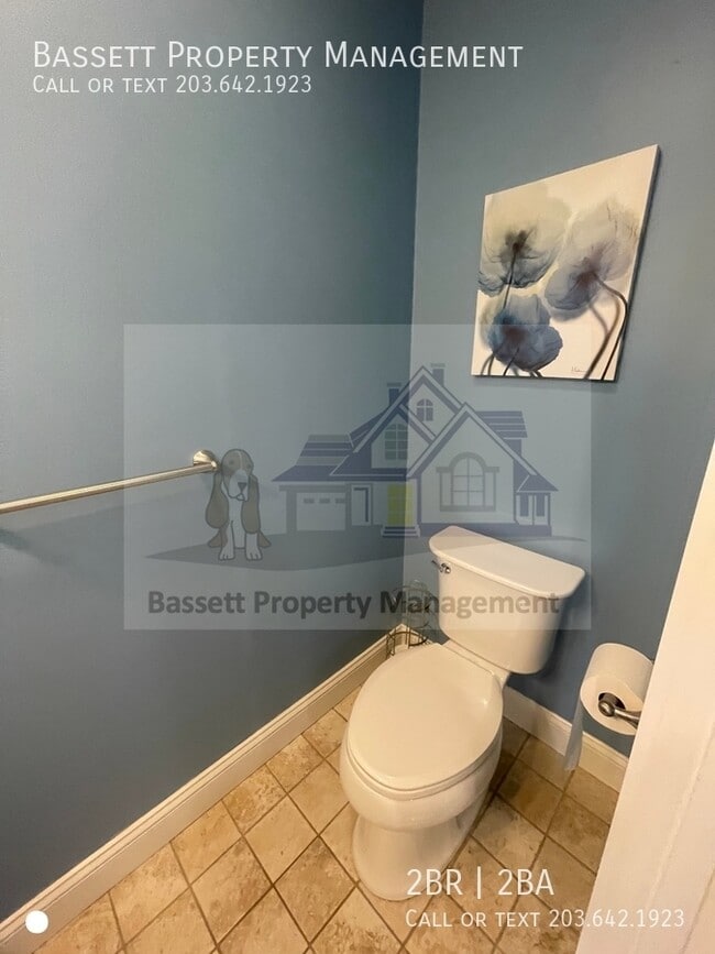 Building Photo - 40 Manorwood Dr