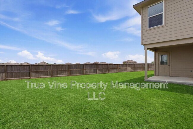Building Photo - 913 Rolling River