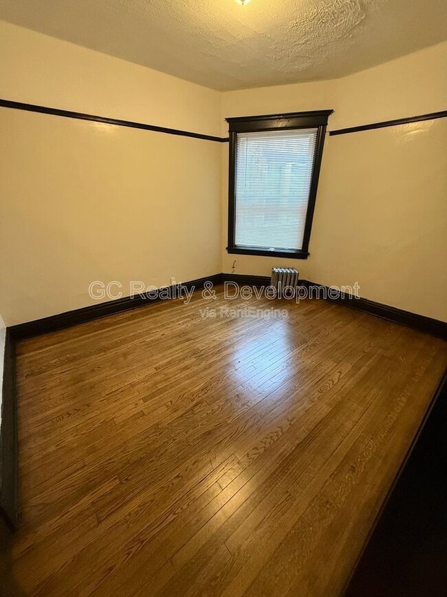 Building Photo - 1450 E Marquette Rd