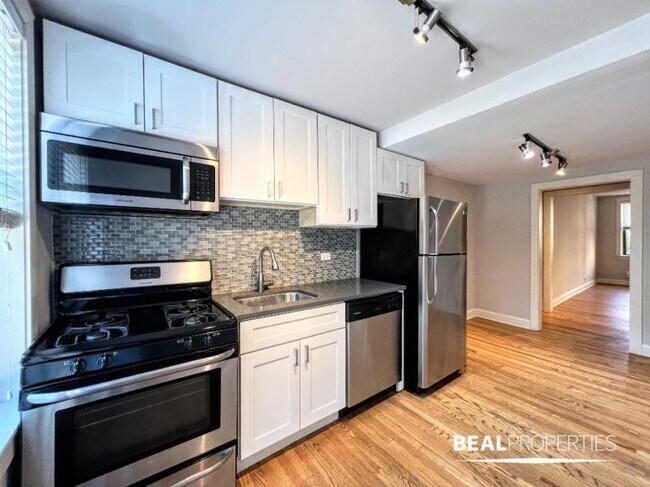 Building Photo - 0 bedroom in CHICAGO IL 60647