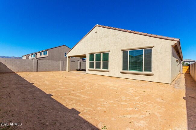 Building Photo - 17651 W Palo Verde Dr