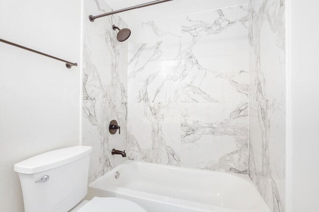 Building Photo - 720 16th St St