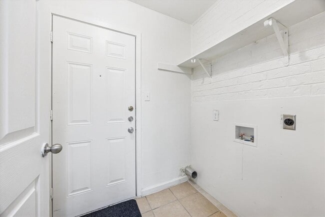 Building Photo - 8212 Sam Rayburn Dr