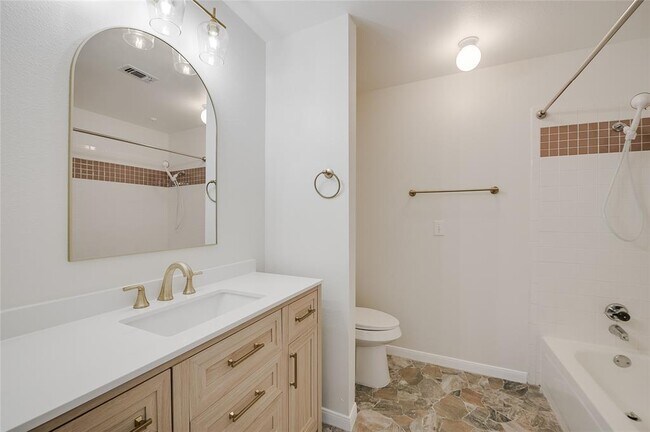 Building Photo - 6000-20 Shepherd Mountain Cove