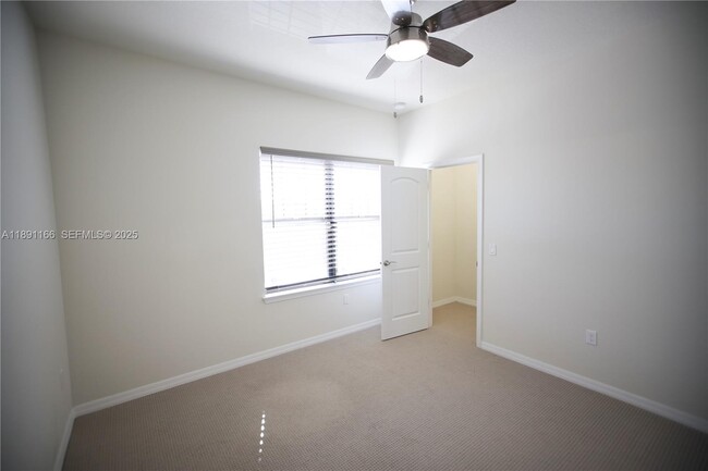 Building Photo - 8293 Cadre Noir Rd