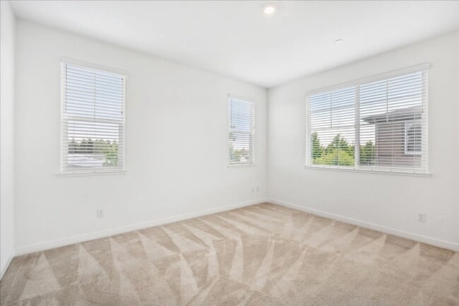Building Photo - 4073 Gloster Way