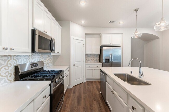 Building Photo - 421 Soapberry Tree Ct