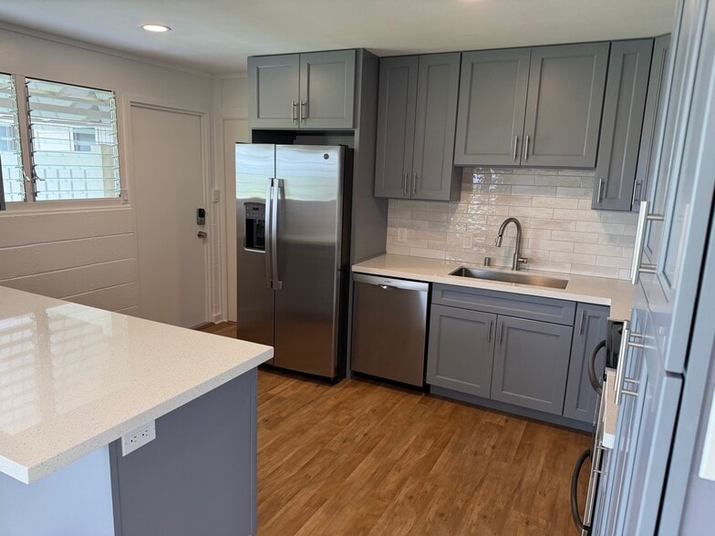 Building Photo - 45-005 Malulani St