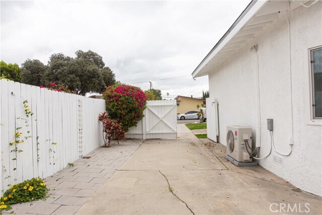 Building Photo - 9703 Lanett Ave