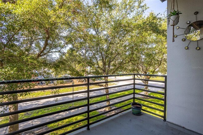 Building Photo - 5008 S MacDill Ave