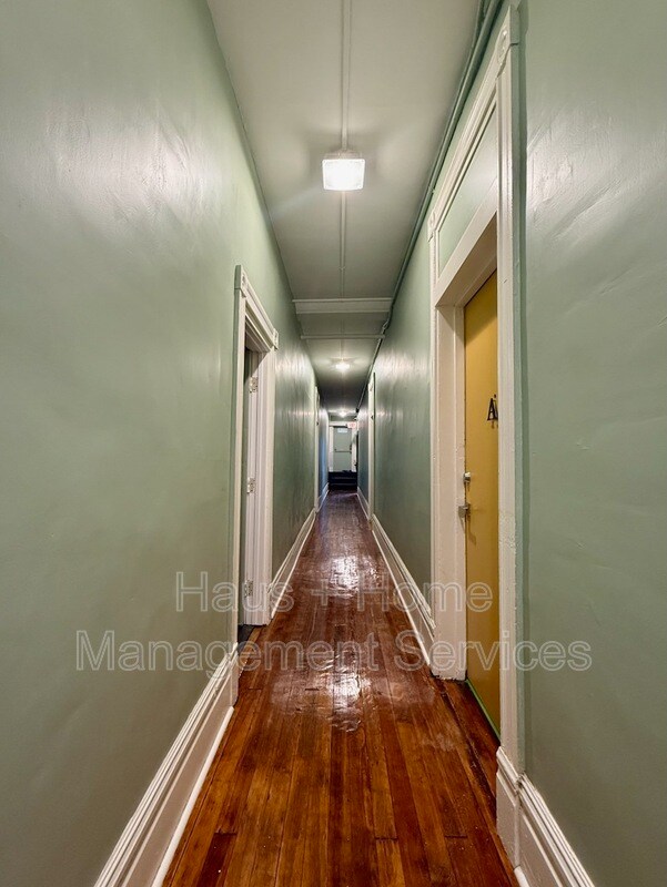 Building Photo - 906 Penn Ave