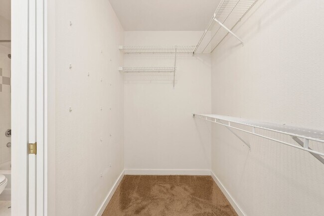 Building Photo - Beautiful Renovated Four Bedroom House for...