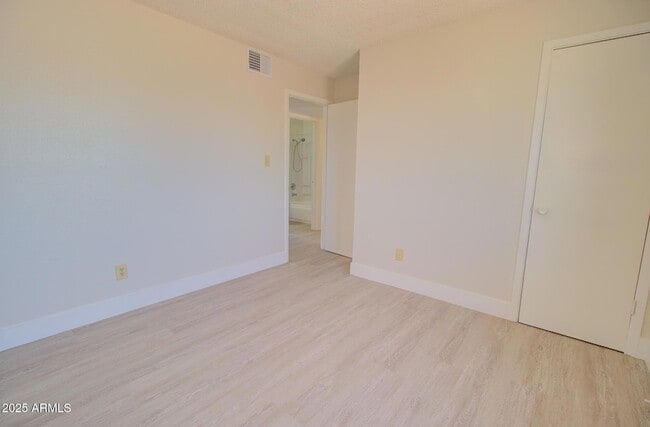 Building Photo - 518 W Battaglia Rd